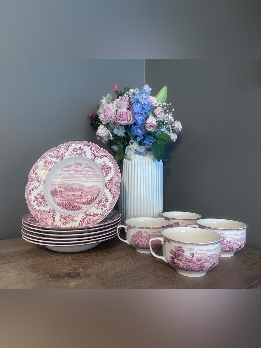 Johnson Bros Old Britain Castles Plates and Teacups Set